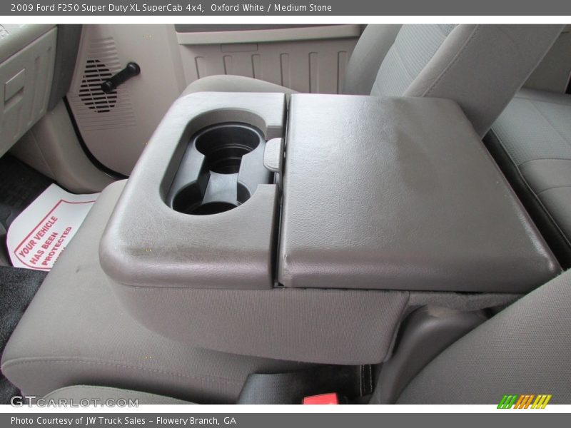 Oxford White / Medium Stone 2009 Ford F250 Super Duty XL SuperCab 4x4