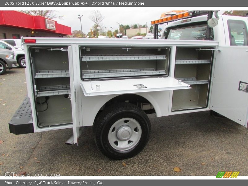 Oxford White / Medium Stone 2009 Ford F250 Super Duty XL SuperCab 4x4