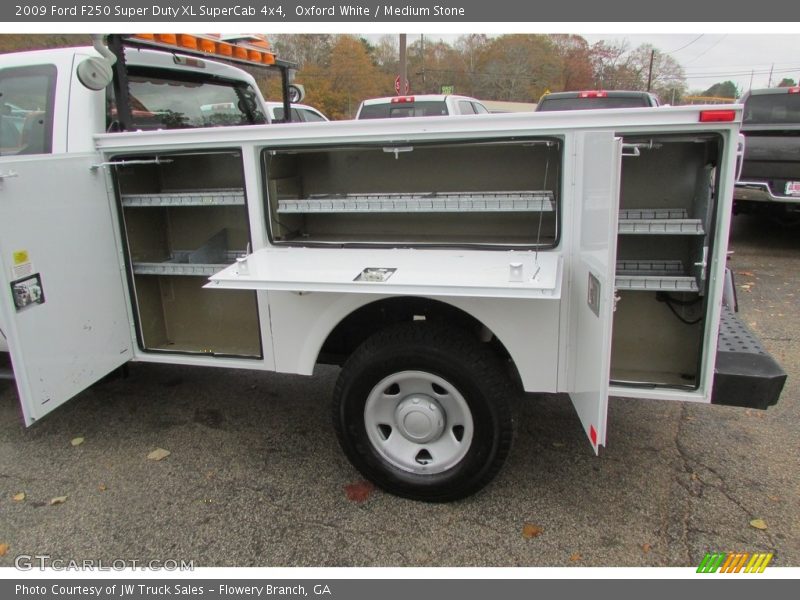 Oxford White / Medium Stone 2009 Ford F250 Super Duty XL SuperCab 4x4