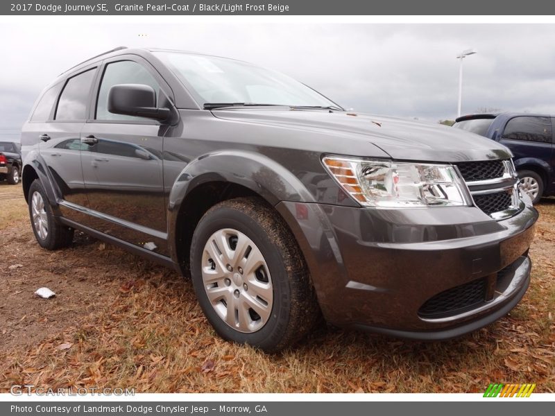Granite Pearl-Coat / Black/Light Frost Beige 2017 Dodge Journey SE