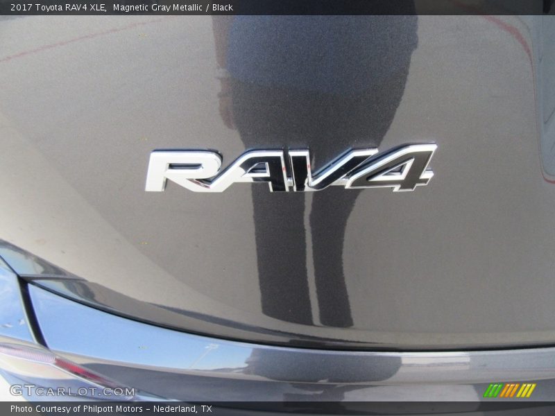  2017 RAV4 XLE Logo