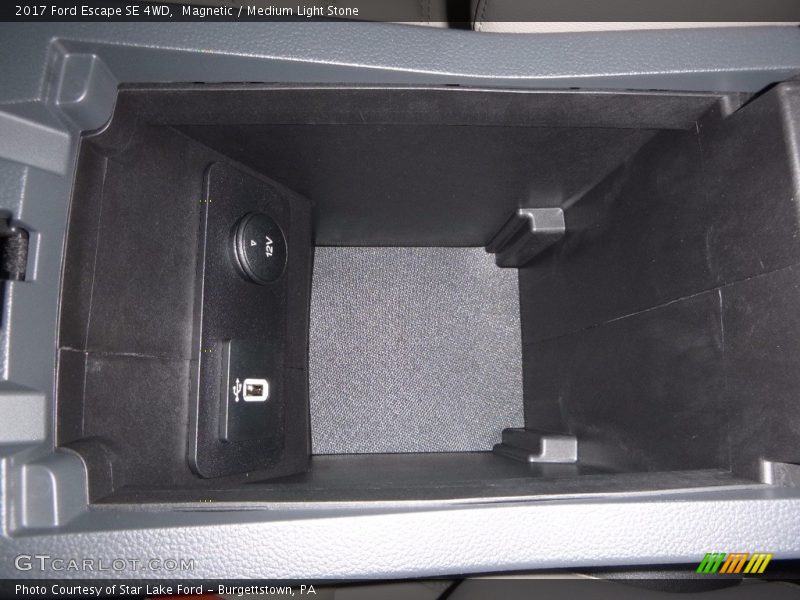 Magnetic / Medium Light Stone 2017 Ford Escape SE 4WD