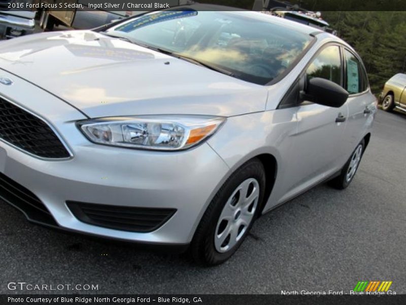 Ingot Silver / Charcoal Black 2016 Ford Focus S Sedan
