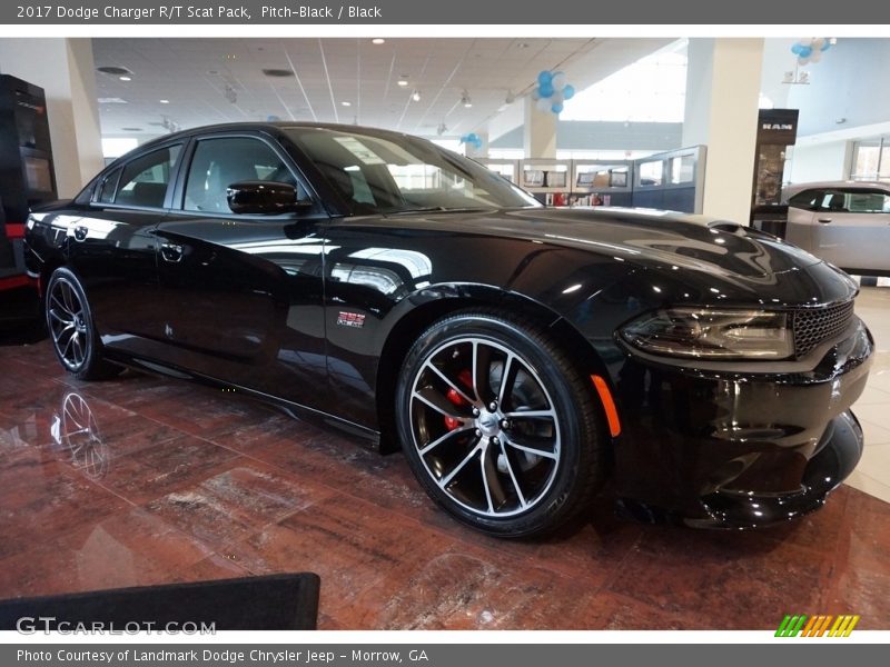 Front 3/4 View of 2017 Charger R/T Scat Pack