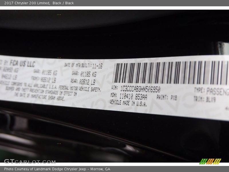 Black / Black 2017 Chrysler 200 Limited
