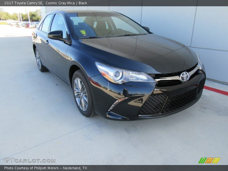 Cosmic Gray Mica / Black 2017 Toyota Camry SE