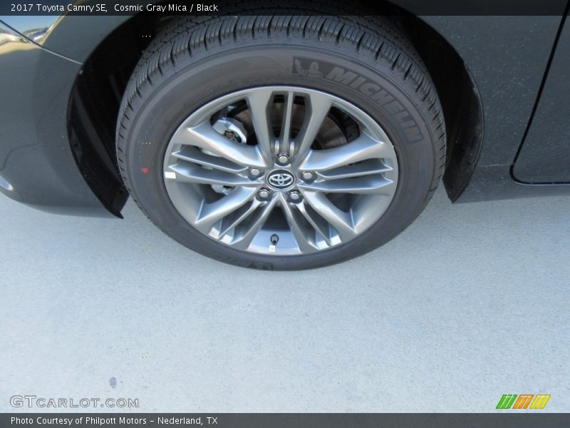 Cosmic Gray Mica / Black 2017 Toyota Camry SE