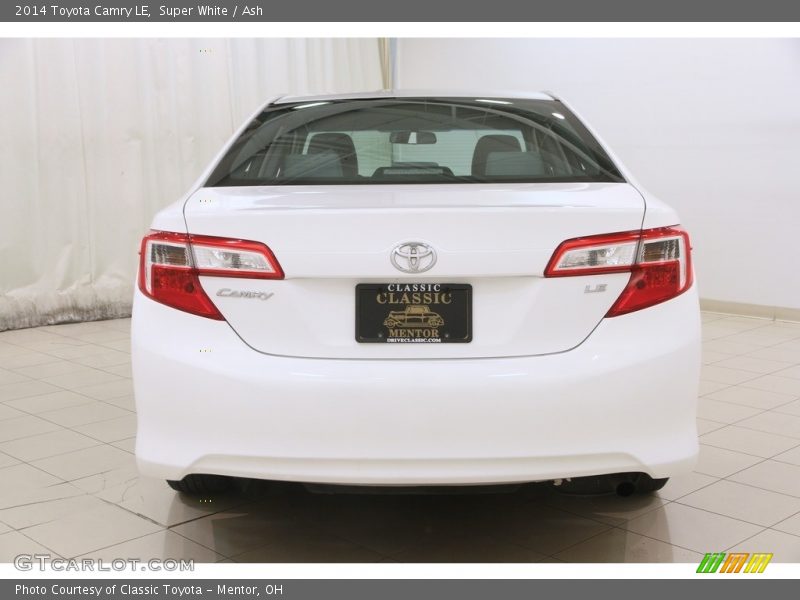 Super White / Ash 2014 Toyota Camry LE