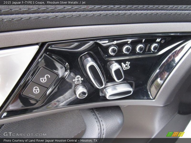Controls of 2015 F-TYPE S Coupe