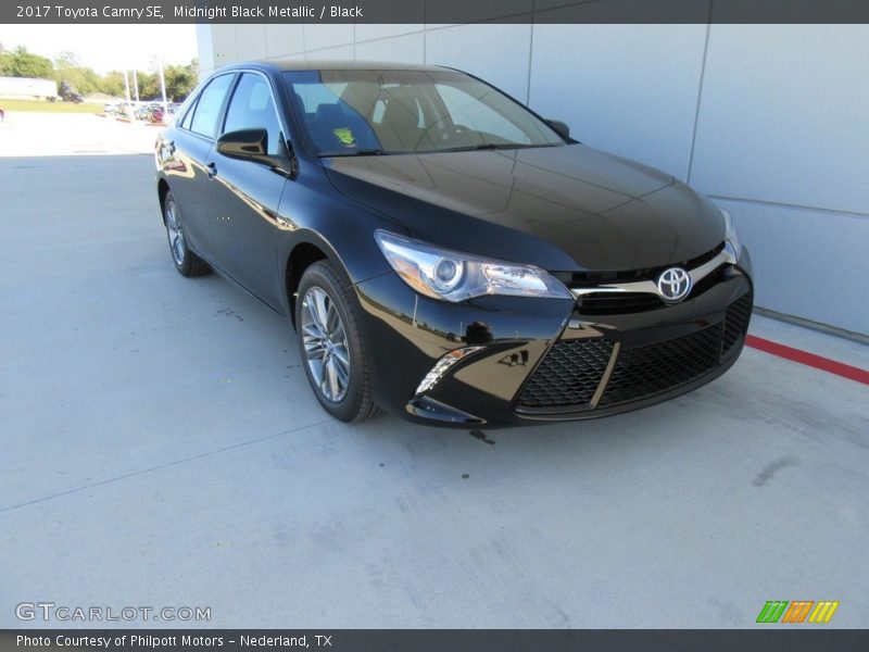 Midnight Black Metallic / Black 2017 Toyota Camry SE