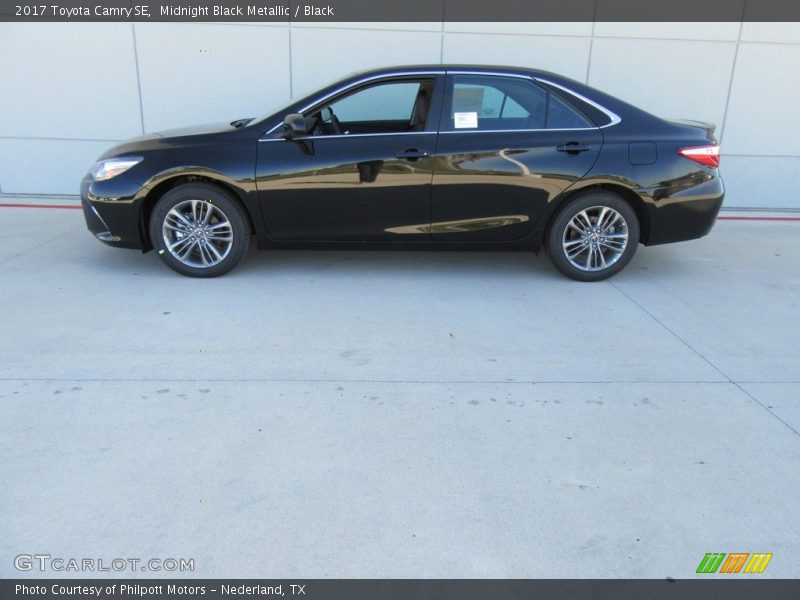 Midnight Black Metallic / Black 2017 Toyota Camry SE