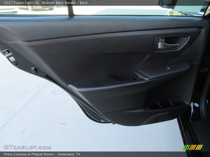 Midnight Black Metallic / Black 2017 Toyota Camry SE
