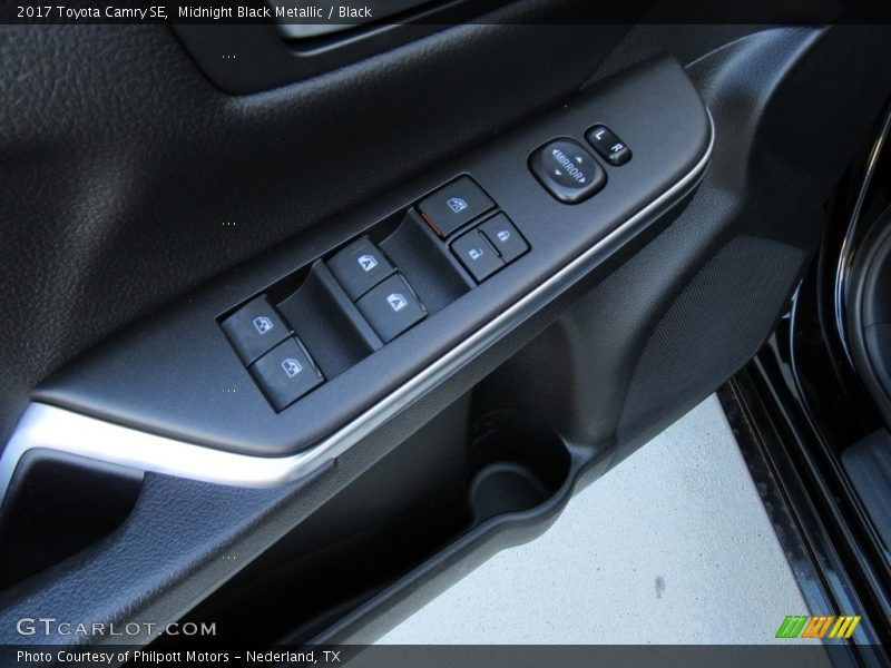 Midnight Black Metallic / Black 2017 Toyota Camry SE