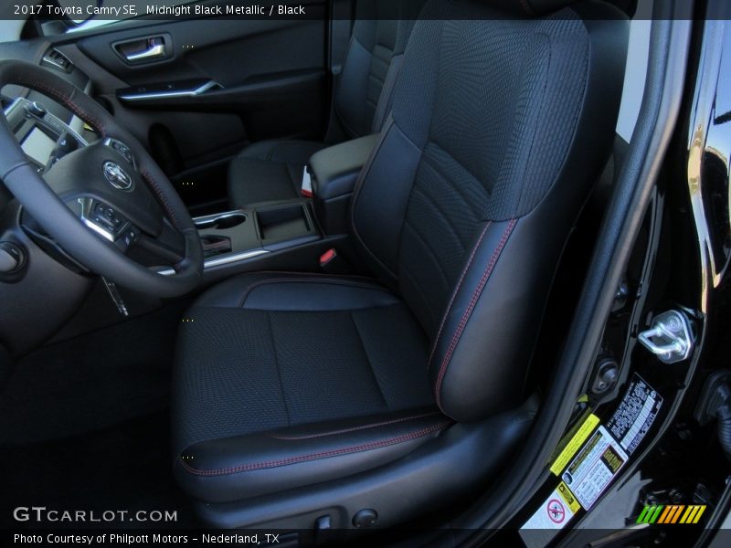 Midnight Black Metallic / Black 2017 Toyota Camry SE