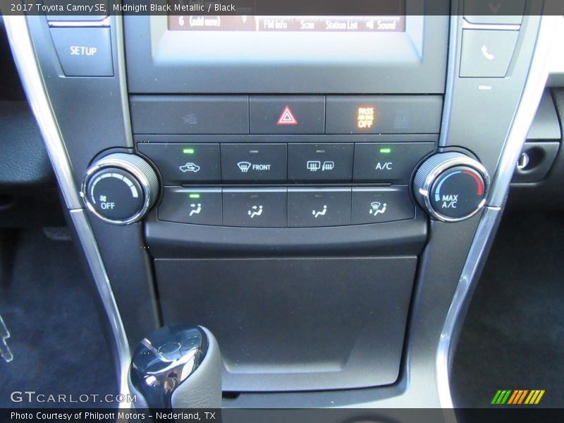 Midnight Black Metallic / Black 2017 Toyota Camry SE