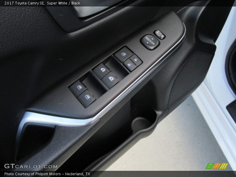 Super White / Black 2017 Toyota Camry SE