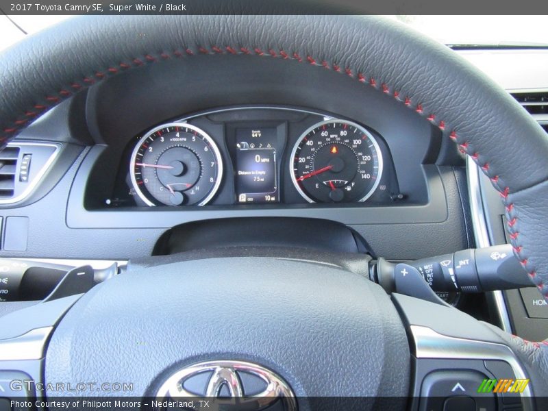 Super White / Black 2017 Toyota Camry SE