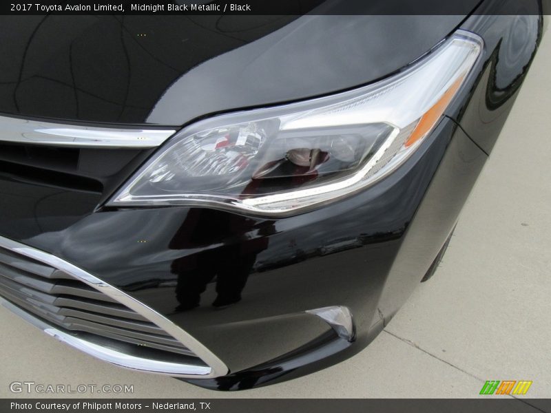 Midnight Black Metallic / Black 2017 Toyota Avalon Limited