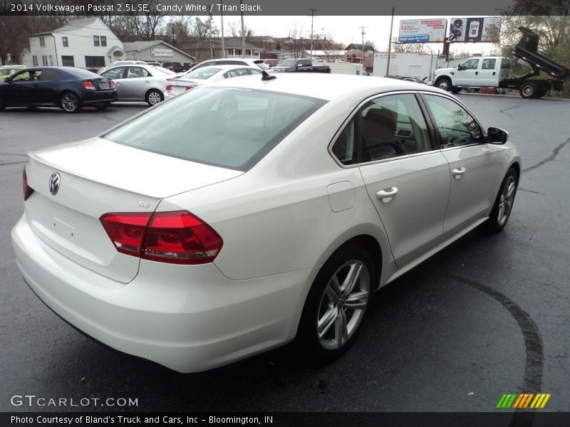 Candy White / Titan Black 2014 Volkswagen Passat 2.5L SE