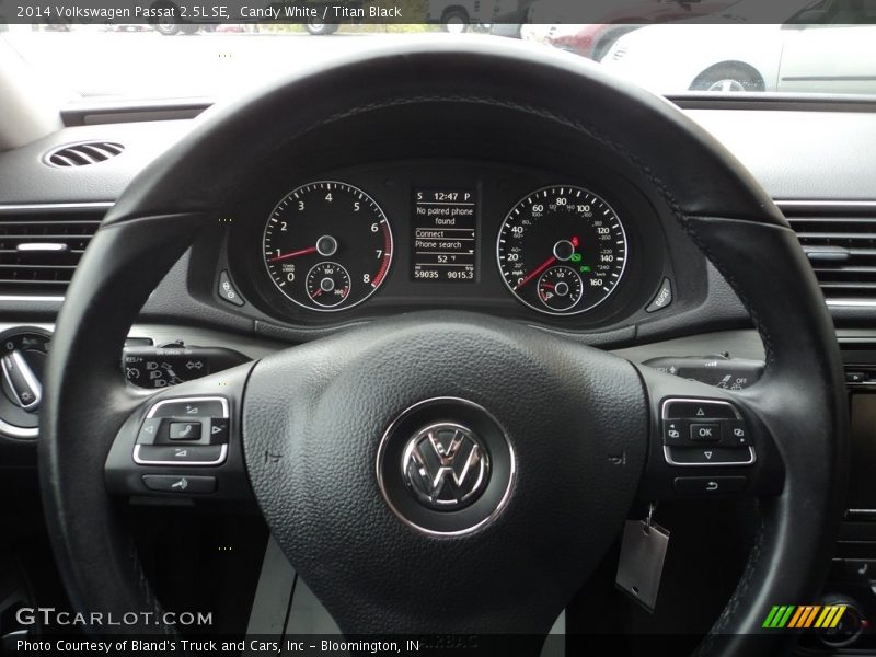 Candy White / Titan Black 2014 Volkswagen Passat 2.5L SE