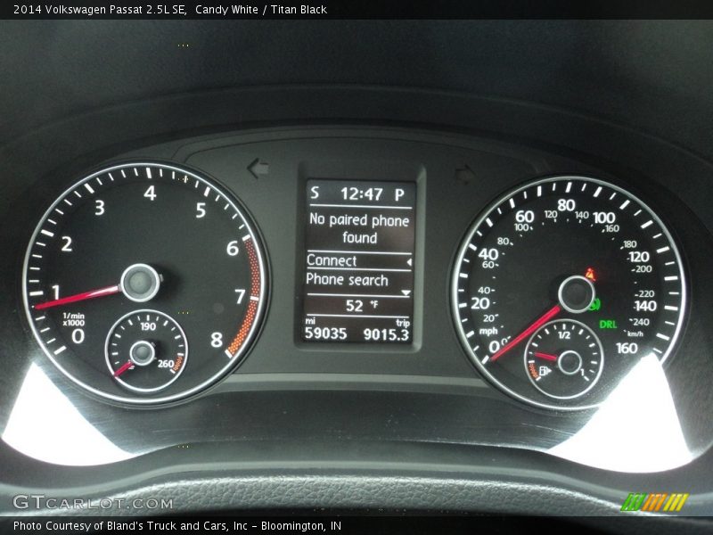 Candy White / Titan Black 2014 Volkswagen Passat 2.5L SE