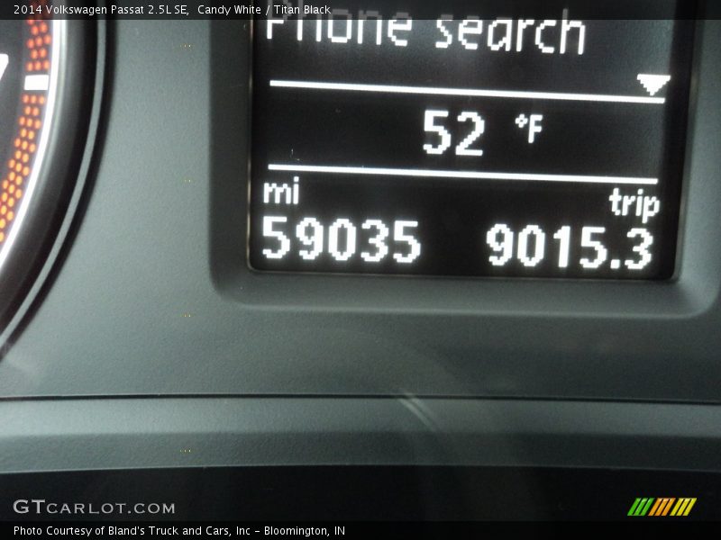 Candy White / Titan Black 2014 Volkswagen Passat 2.5L SE