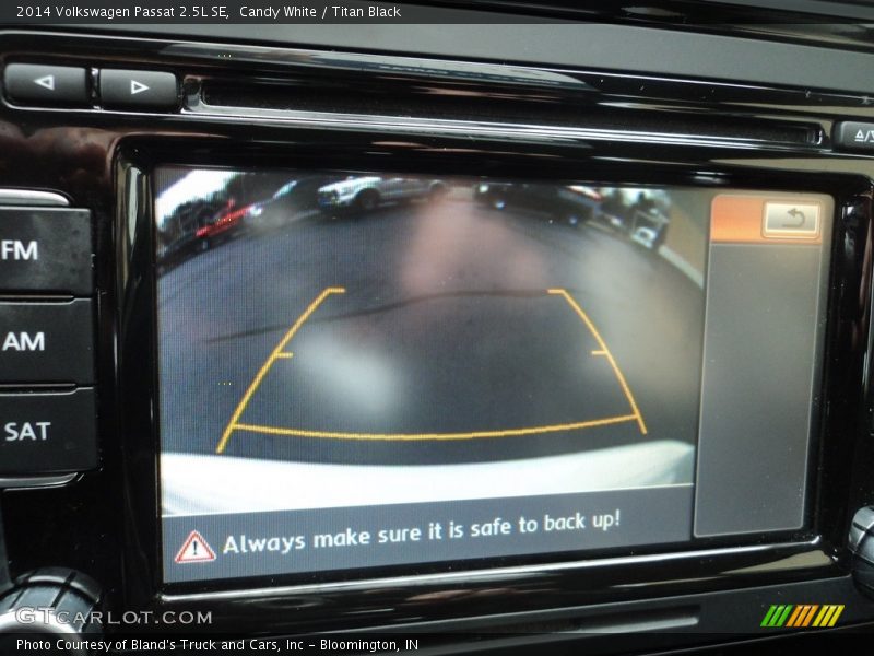 Candy White / Titan Black 2014 Volkswagen Passat 2.5L SE