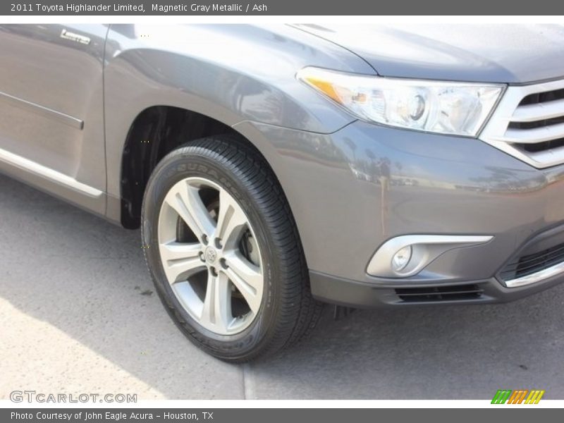 Magnetic Gray Metallic / Ash 2011 Toyota Highlander Limited