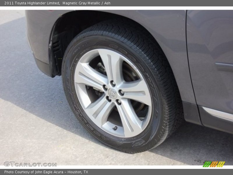 Magnetic Gray Metallic / Ash 2011 Toyota Highlander Limited