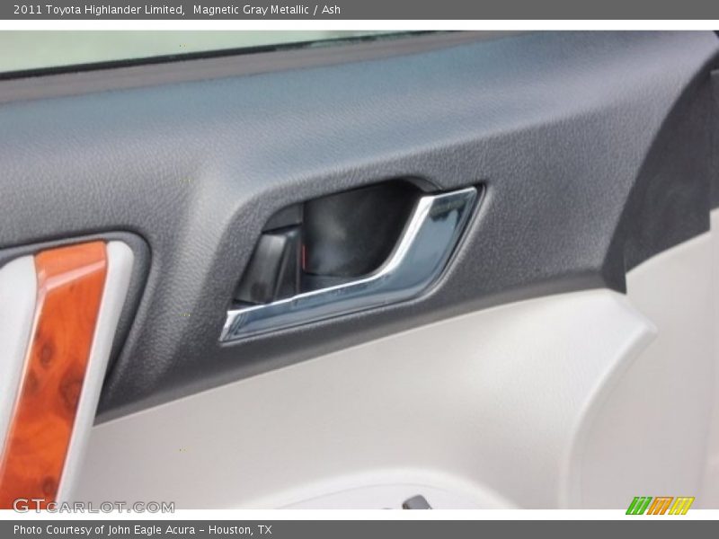 Magnetic Gray Metallic / Ash 2011 Toyota Highlander Limited