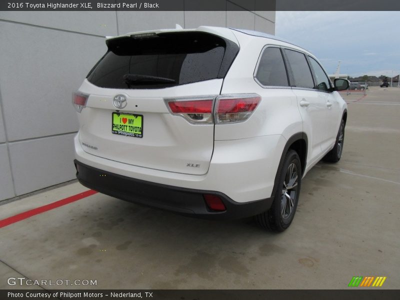 Blizzard Pearl / Black 2016 Toyota Highlander XLE