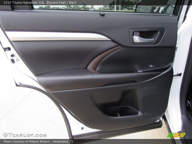 Blizzard Pearl / Black 2016 Toyota Highlander XLE