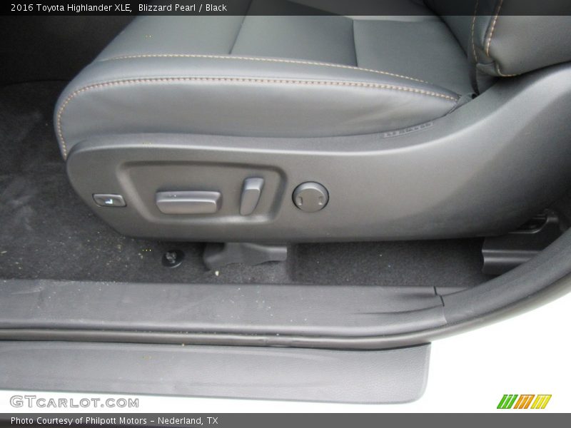 Blizzard Pearl / Black 2016 Toyota Highlander XLE