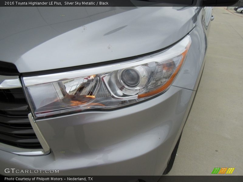 Silver Sky Metallic / Black 2016 Toyota Highlander LE Plus