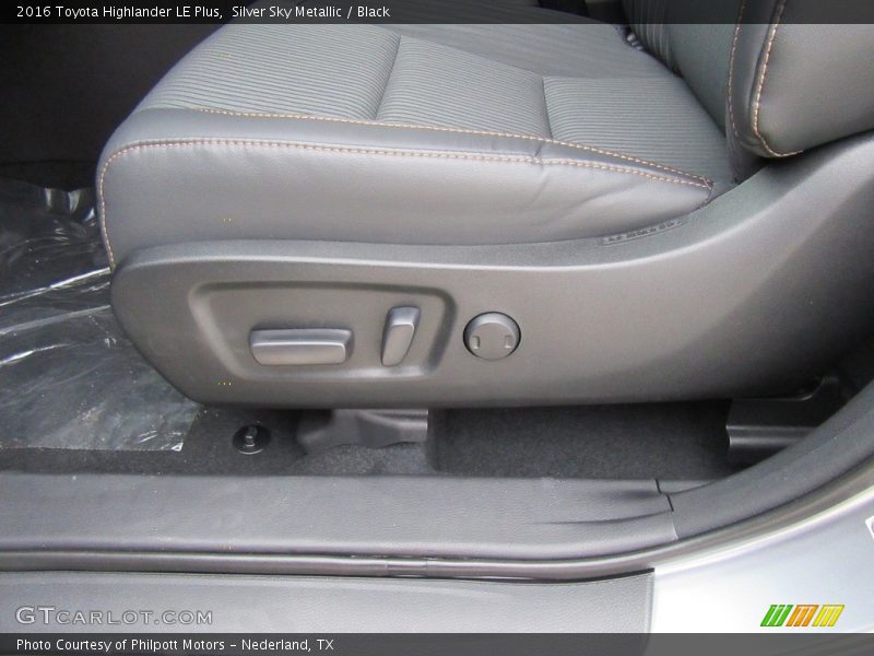 Front Seat of 2016 Highlander LE Plus
