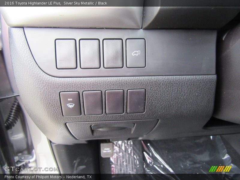 Controls of 2016 Highlander LE Plus