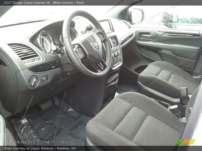 White Knuckle / Black 2017 Dodge Grand Caravan SE
