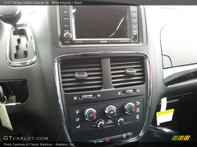 White Knuckle / Black 2017 Dodge Grand Caravan SE