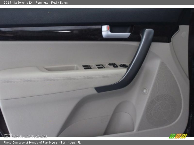 Remington Red / Beige 2015 Kia Sorento LX