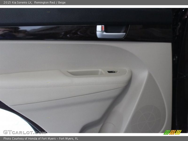 Remington Red / Beige 2015 Kia Sorento LX