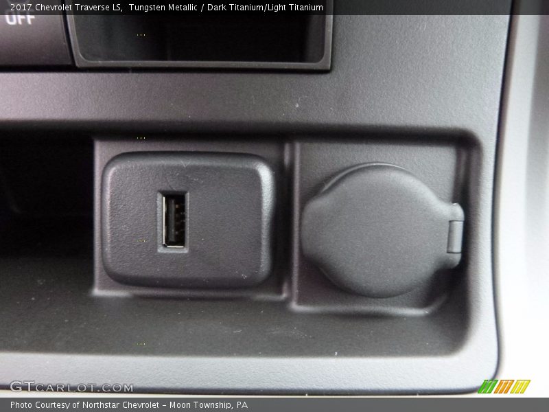 Tungsten Metallic / Dark Titanium/Light Titanium 2017 Chevrolet Traverse LS