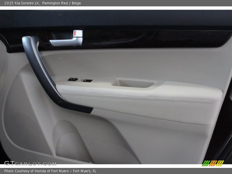 Remington Red / Beige 2015 Kia Sorento LX