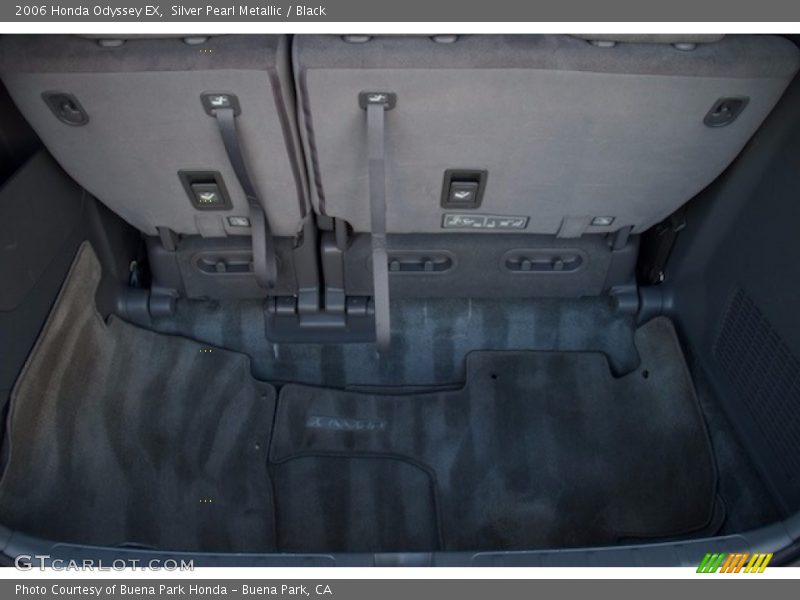Silver Pearl Metallic / Black 2006 Honda Odyssey EX