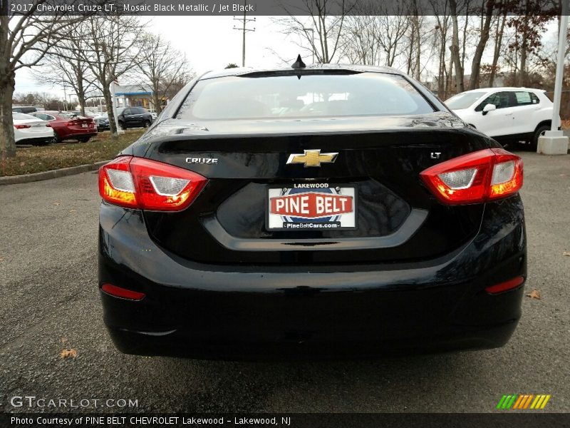 Mosaic Black Metallic / Jet Black 2017 Chevrolet Cruze LT