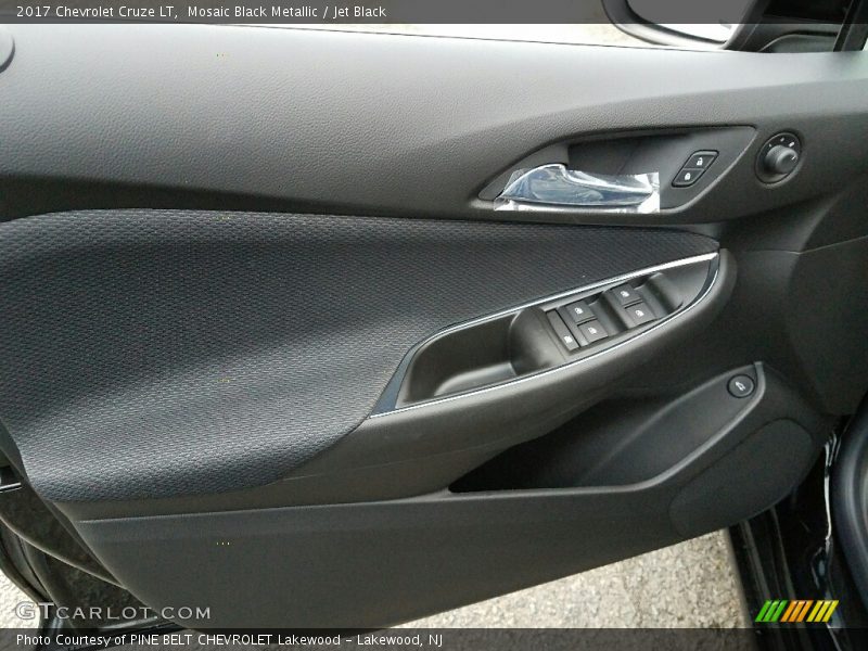 Mosaic Black Metallic / Jet Black 2017 Chevrolet Cruze LT