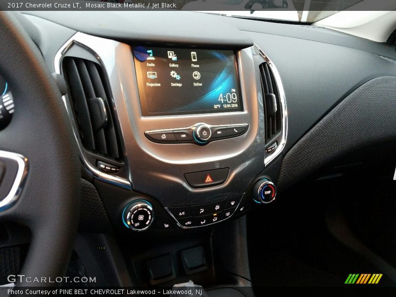 Mosaic Black Metallic / Jet Black 2017 Chevrolet Cruze LT