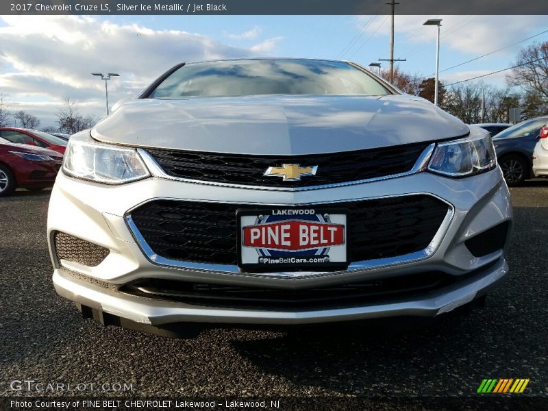 Silver Ice Metallic / Jet Black 2017 Chevrolet Cruze LS