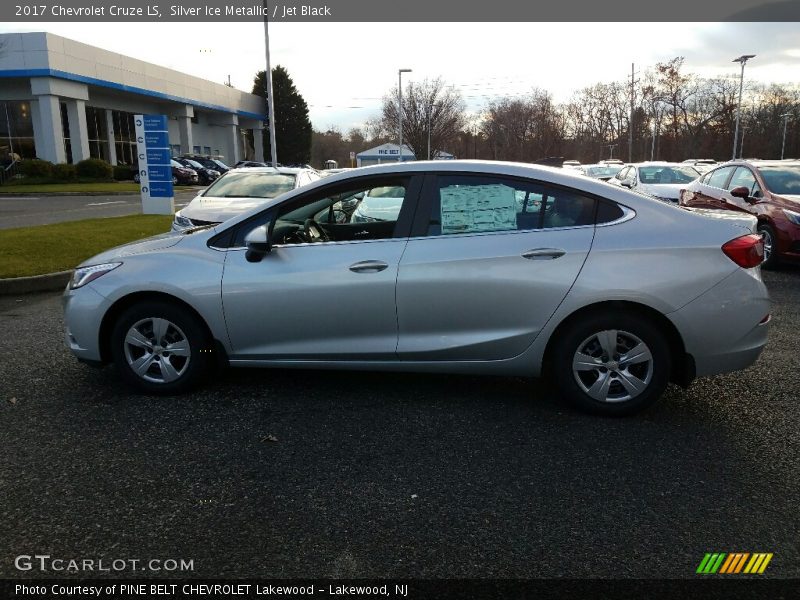 Silver Ice Metallic / Jet Black 2017 Chevrolet Cruze LS