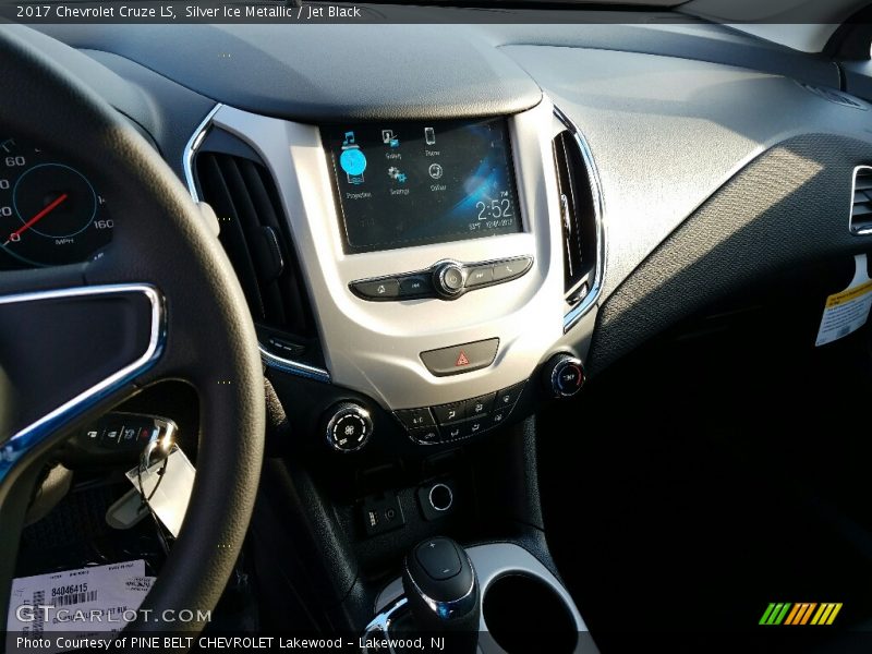 Silver Ice Metallic / Jet Black 2017 Chevrolet Cruze LS