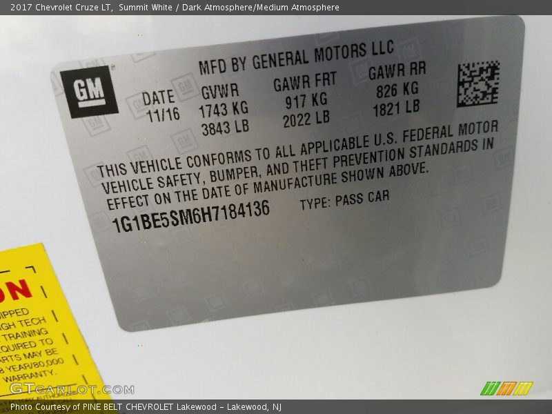 Summit White / Dark Atmosphere/Medium Atmosphere 2017 Chevrolet Cruze LT